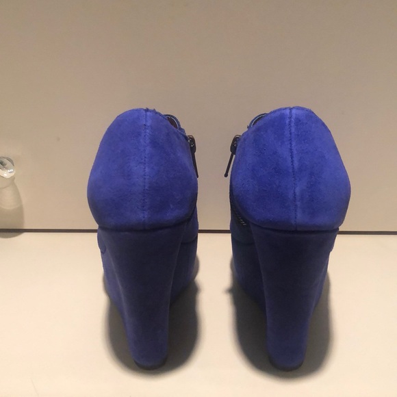 Blue suede wedges! - Picture 3 of 4